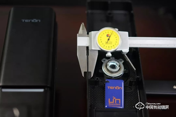 实际测评：亚太天能指纹锁v1w 展现智能锁的安全便捷