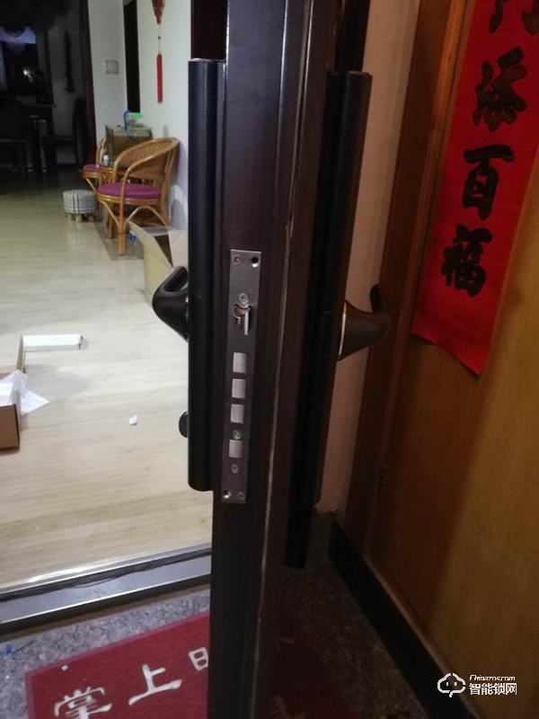 德施曼指纹锁怎么样？阿里云智能锁、小嘀T7、小嘀指纹锁V5测评