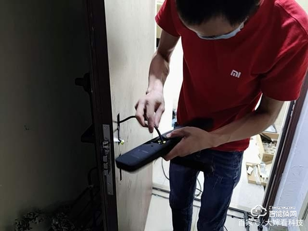 老丢钥匙不如扔掉钥匙，让你家的门更加安全，小米智能门锁E体验