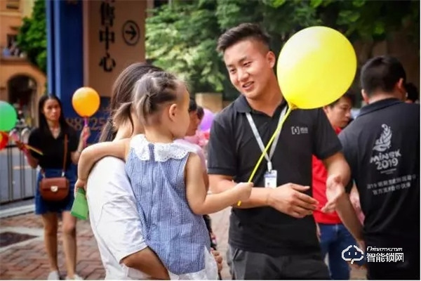 心安“锁”得 | 杨格智能锁走进社区 ，引发换锁热潮