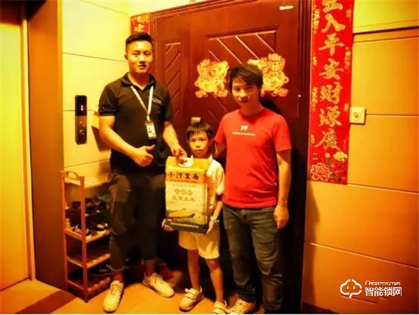心安“锁”得 | 杨格智能锁走进社区 ，引发换锁热潮