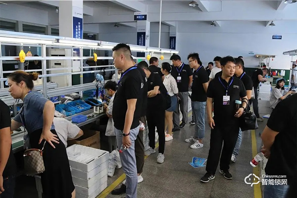 “隐贵房企”升龙集团莅临超人科技参观考察