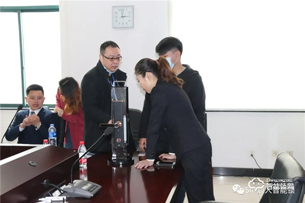 热烈欢迎西安武汉两地地产团队走进超人！