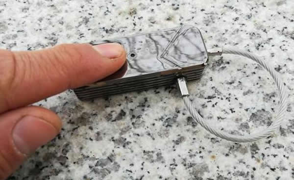 多元化的销售策略：买智能锁送指纹锁？