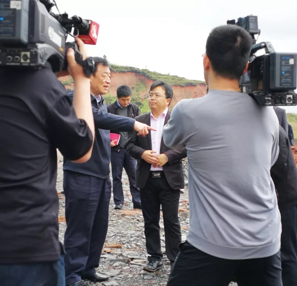 青松沃德智能锁迎接江西省委书记刘奇考察指芯总部科技园