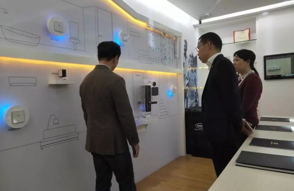 斑点猫智能锁欢迎广东省物联网协会秘书长曾明博士一行到访